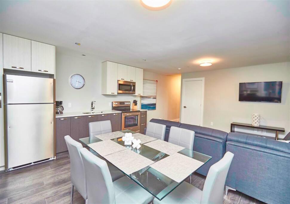 Luxury Boutique Two Bedroom 2b Niagara Falls