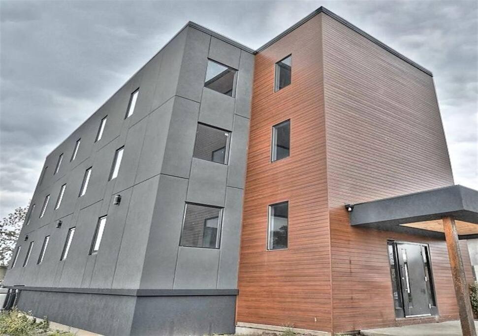 Luxury Boutique Two Bedroom 2b *